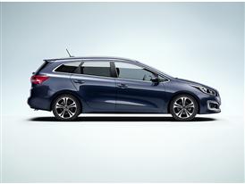 2016 Kia cee'd SW - exterior 1