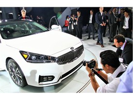 2016 NY Auto Show CADENZA PRESS EVENT