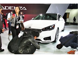 2016 NY Auto Show CADENZA PRESS EVENT