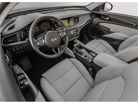 Kia Cadenza (interior)