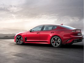 Kia Stinger GT Exterior (2)_EU Spec