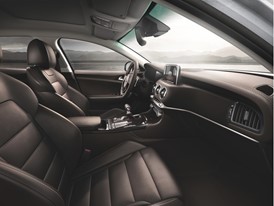 Kia Stinger GT Interior (2)_EU Spec