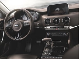 Kia Stinger GT Interior (3)_EU Spec