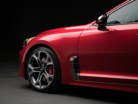 Kia Stinger GT Detail (2)_US Spec