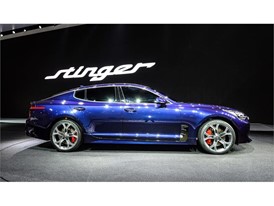 Kia Stinger 9