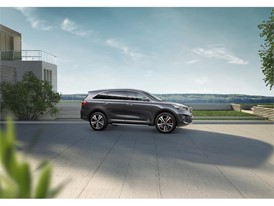 Kia Sorento - Side view