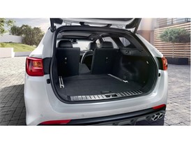 New powertrains and fresh design for Kia Optima - TRUNK