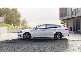 New powertrains and fresh design for Kia Optima - SIDE