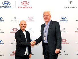 Hyundai and Kia Make Strategic Investment in Arrival signing ceremony