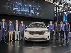 Kia Motors reveals new K5 and Carnival at Auto China 2020 Kia Motors reveals new K5 and Carnival at Auto China 2020
