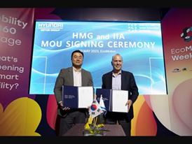 MoU Ceremony - (From left) Heung-soo Kim, Executive Vice President and Head of the Global Strategy Office at Hyundai Mot MoU Ceremony - (From left) Heung-soo Kim, Executive Vice President and Head of the Global Strategy Office at Hyundai Mot