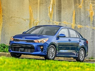 2018 Kia Rio wins Hispanic Motor press foundation Award