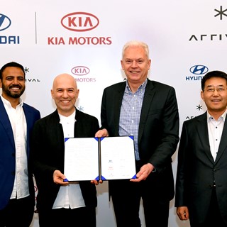 Hyundai and Kia Make Strategic Investment in Arrival signing ceremony