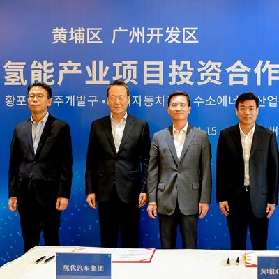 (from left) Seungchan Oh, Head of Hyundai Motor Group’s New Fuel Cell System Plant in Guangzhou; Hyuk Joon Lee...