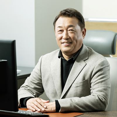 Jun Young Choi President of Kia Corporation