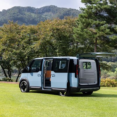 PV5 Passenger Frost Blue Static