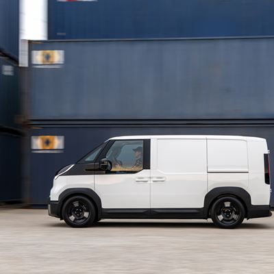 PV5 Cargo - Clear White - Dynamic