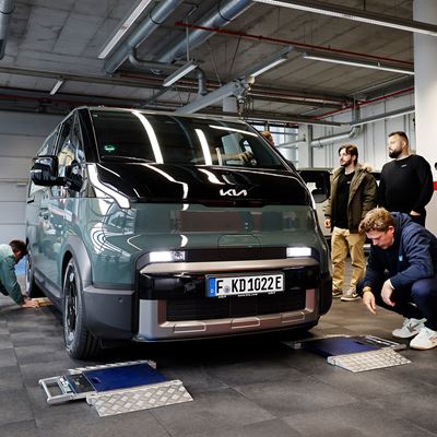 Kia PV5 Cargo sets a GUINNESS WORLD RECORDS™ title Kia PV5 Cargo sets a GUINNESS WORLD RECORDS™ title
