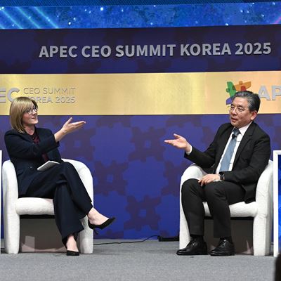 Hyundai Motor Group Advances Hydrogen Vision in Dialogue at APEC CEO Summit Korea 2025 Hyundai Motor Group Advances Hydrogen Vision in Dialogue at APEC CEO Summit Korea 2025