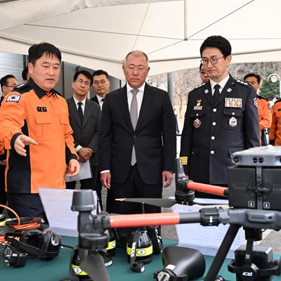 Hyundai Motor Group Donates Unmanned Firefighting Robots to Korea National Fire Agency for Safeguarding Firefighters