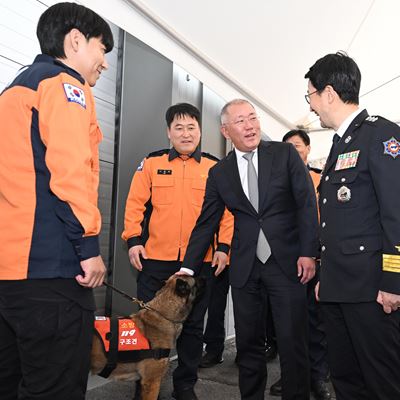 Hyundai Motor Group Donates Unmanned Firefighting Robots to Korea National Fire Agency for Safeguarding Firefighters