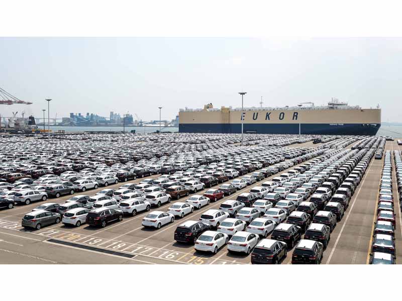 Kia cars awaiting shipment at Pyeongtaek Port 1 Kia cars awaiting shipment at Pyeongtaek Port 1