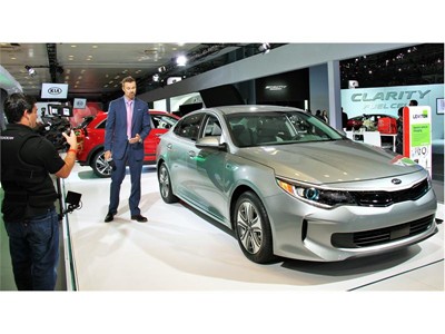 2016 NY Auto Show CADENZA PRESS EVENT