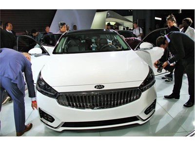 2016 NY Auto Show CADENZA PRESS EVENT