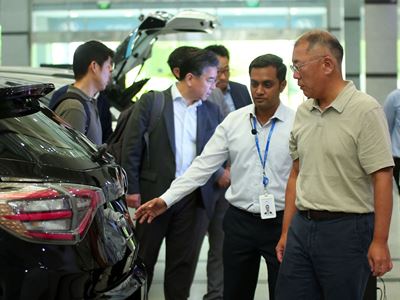 HMG Executive Chair Visits India to Review Mid- to Long-term Mobility Strategy