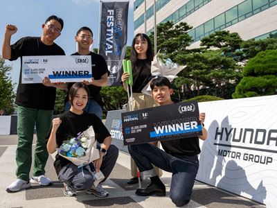 Grand Prize Winning Teams: H-sense Team (Production Category), Friendly Brother and Sister Team (Scenario Category)