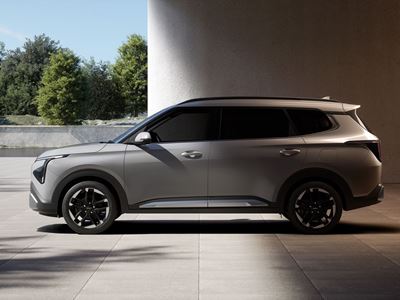 Kia Carens Clavis Exterior - Side