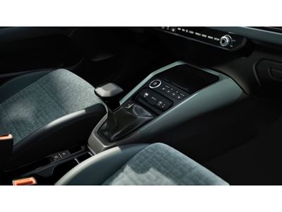 The New Kia Stonic - Interior - STD - Console