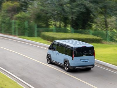 PV5 Passenger - Frost Blue - Dynamic