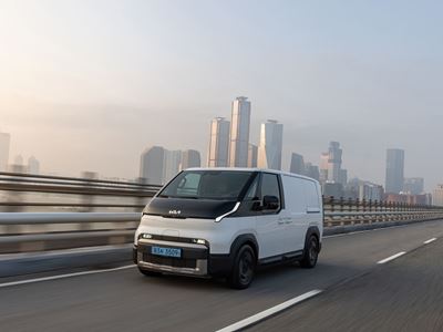 PV5 Cargo - Clear White - Dynamic