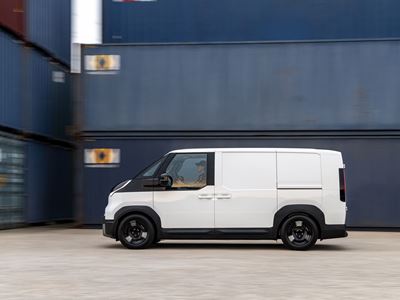 PV5 Cargo - Clear White - Dynamic