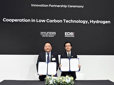 (from left) Jaeha Park, Vice President and Head of Global Hydrogen Business Sub-Division at Hyundai Motor Group...