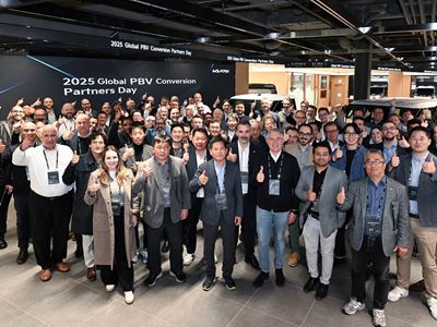 (Third from the left in the first row) Sangdae Kim, Executive Vice President and Head of PBV Business Division