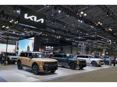 (Photo 5) An overview of the Kia booth at the 2026 New York International Auto Show