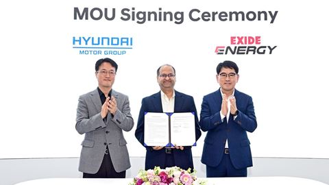 from left Duk Gyo Jeong Head of Electric Vehicle Parts Purchasing Sub Division of Hyundai Motor and Kia Dr Mandar