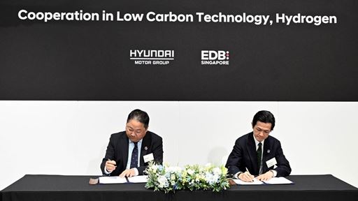 from left Jaeha Park Vice President and Head of Global Hydrogen Business Sub Division at Hyundai Motor Group