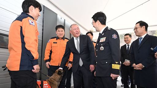Hyundai Motor Group Donates Unmanned Firefighting Robots to Korea National Fire Agency for Safeguarding Firefighters
