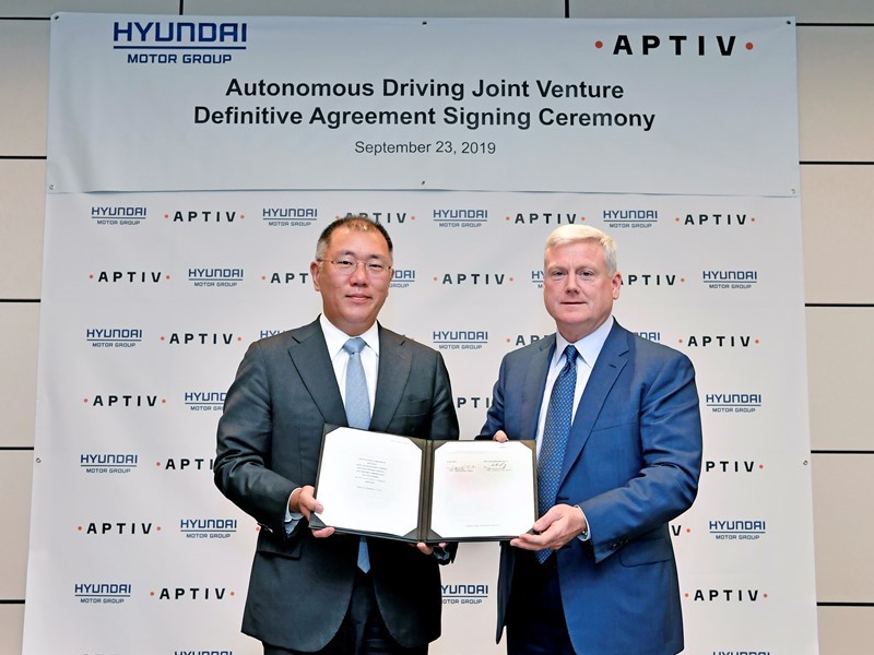 Euisun Chung, Executive Vice Chairman, Hyundai Motor Group / Kevin Clark, President and Chief Executive Officer, Aptiv