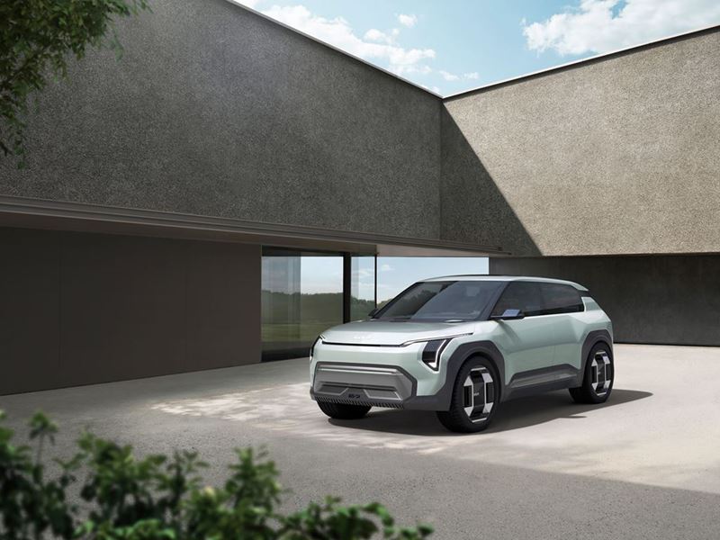 2023 Los Angeles Auto Show Features Kia’s New All-Electric EV3 and EV4 Concept Models