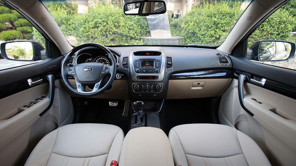 Upgraded Kia Sorento Driving (dash)