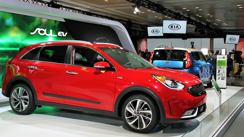 2016 NY Auto Show CADENZA PRESS EVENT