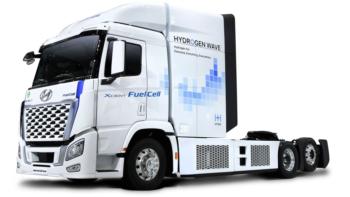 XCIENT Fuel Cell Tractor