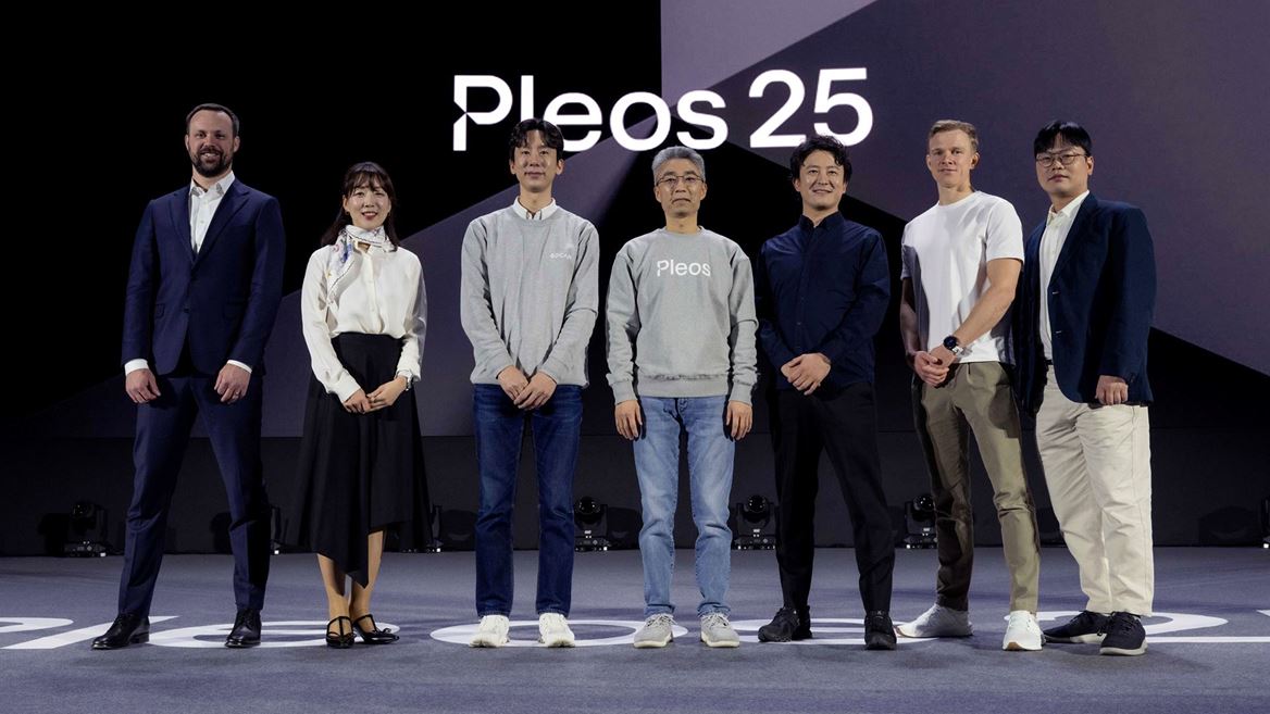 from left Noah Zych Head of Autonomous Mobility and Delivery at Uber Jaeyeon Jung Executive Vice President and