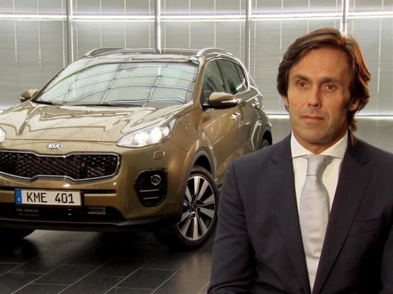 kia-unveils-all-new-sportage-and-optima-at-2015-frankfurt-international-motor-show