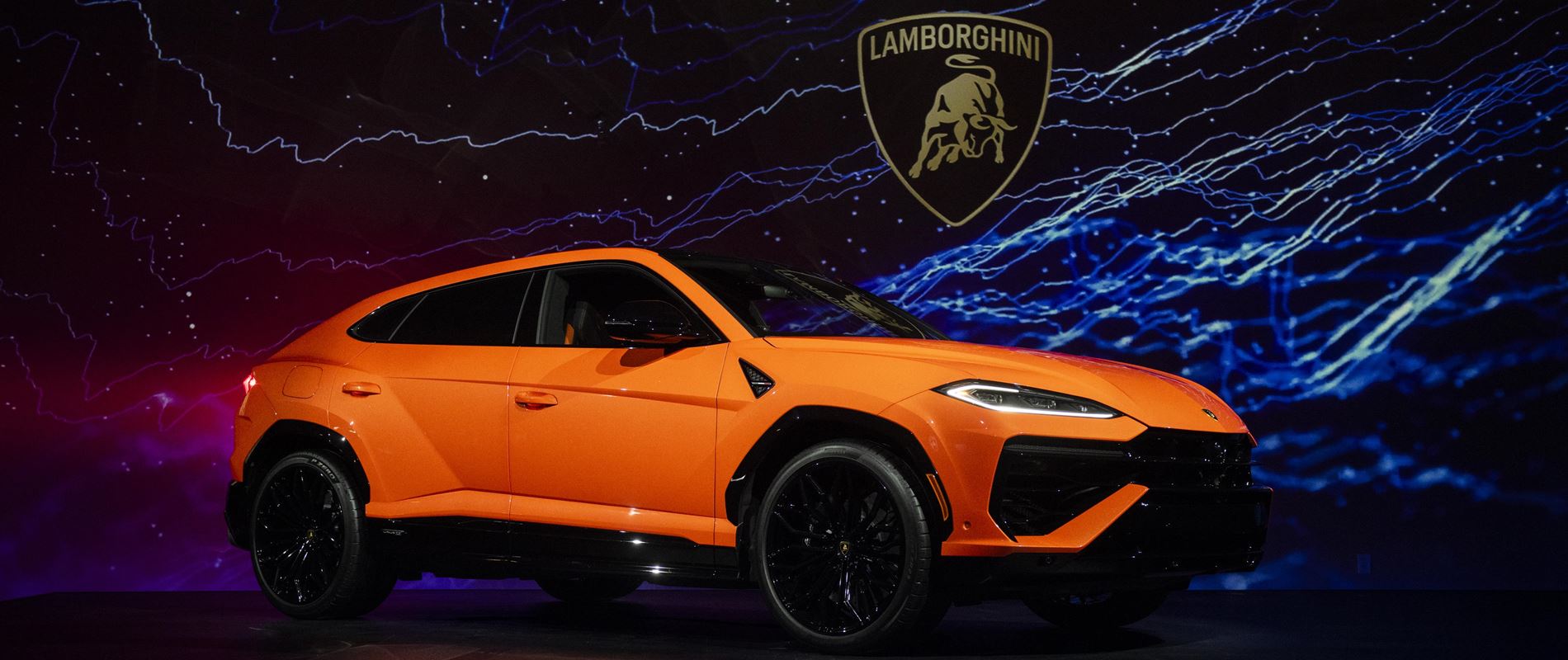 Automobili Lamborghini Holds Canadian Debut of Urus SE the First Electrified Version of the Super SUV