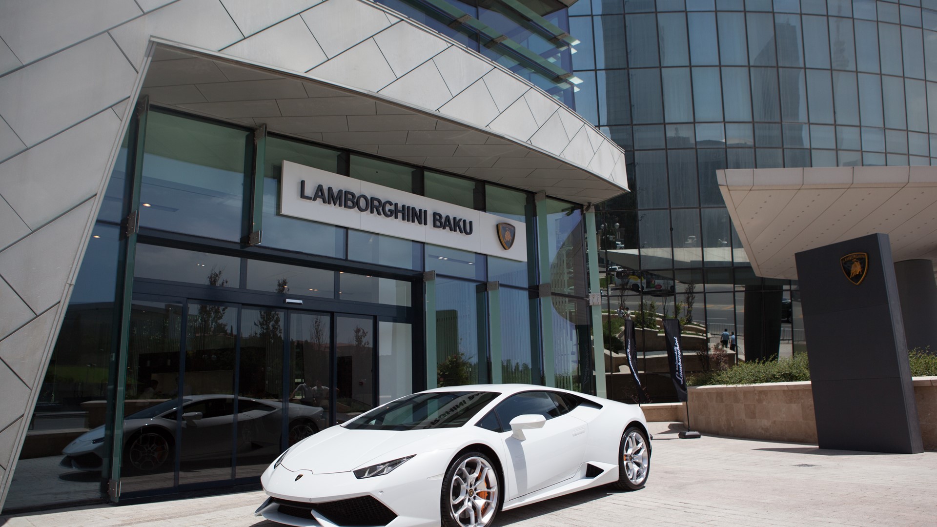 Lamborghini Baku - Azerbaijan Welcomes New Lamborghini ...
